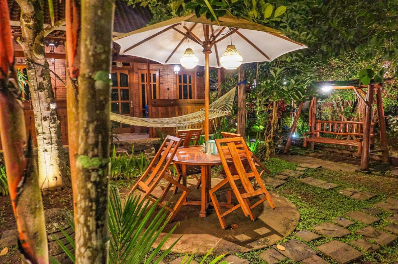 The Wisma Pulau Merah Pasanggaran Extérieur photo