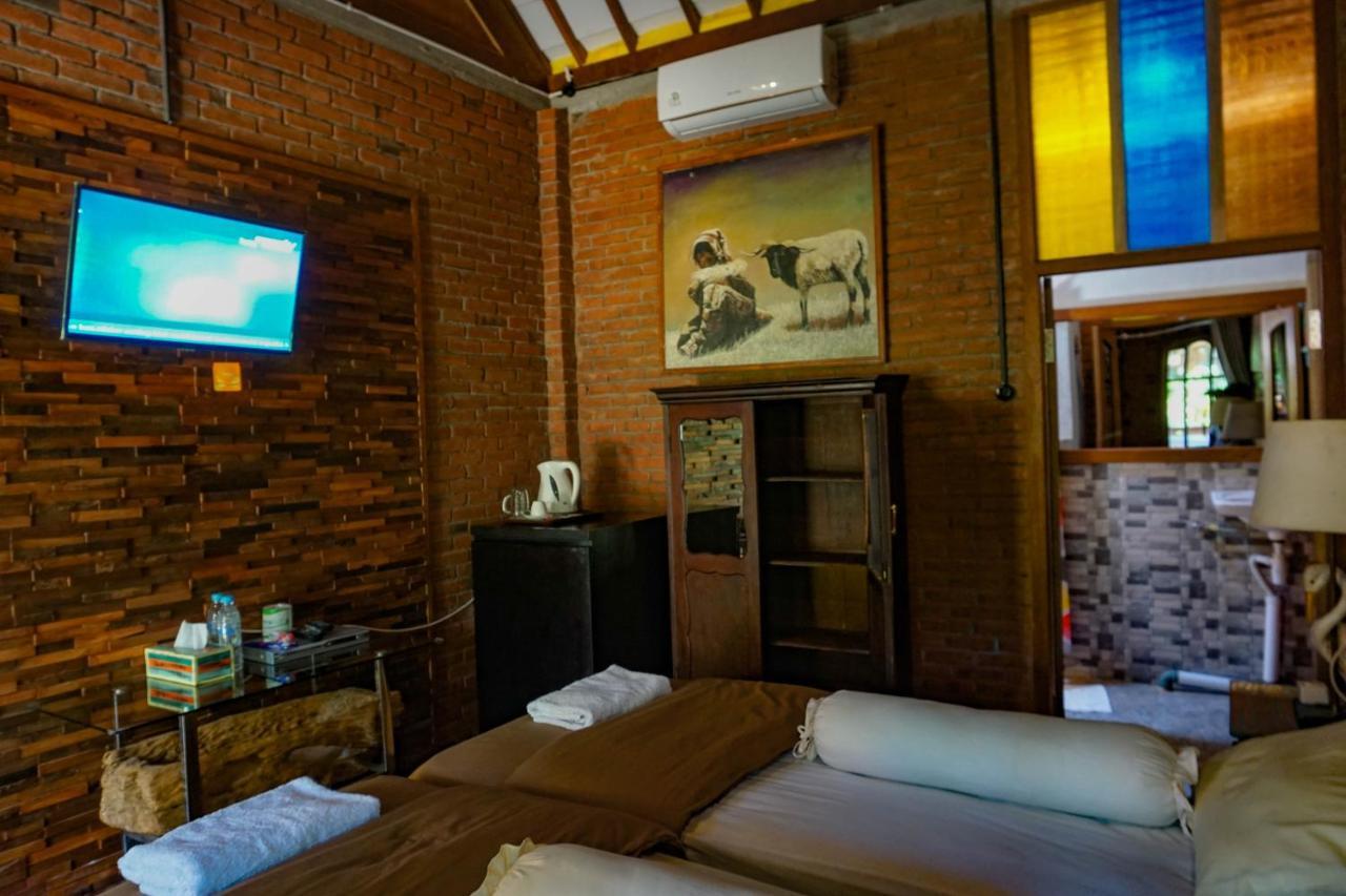 The Wisma Pulau Merah Pasanggaran Extérieur photo